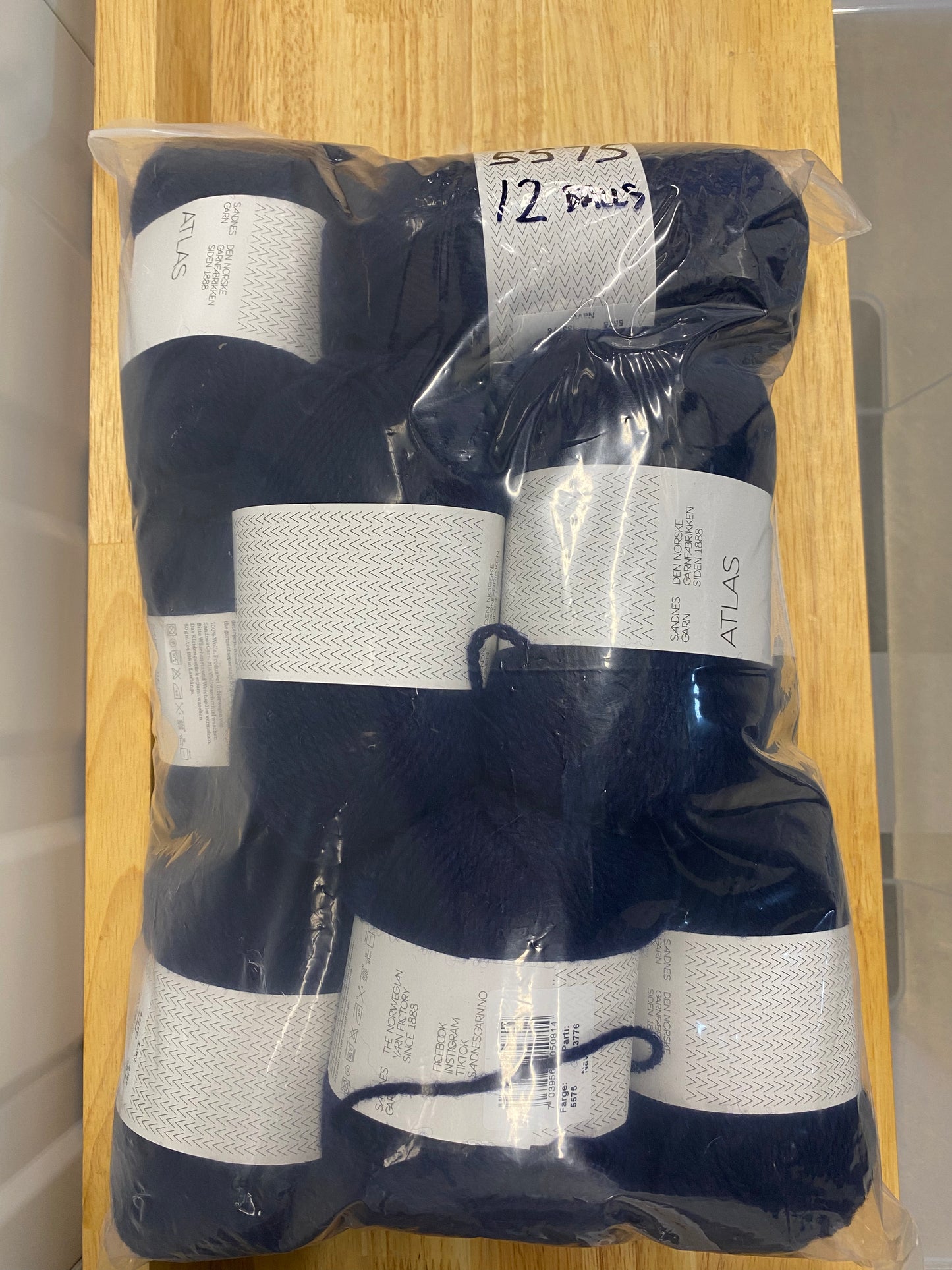 Sandes Garn Atlas Marine Blue Bag of 12 - Yarnovers