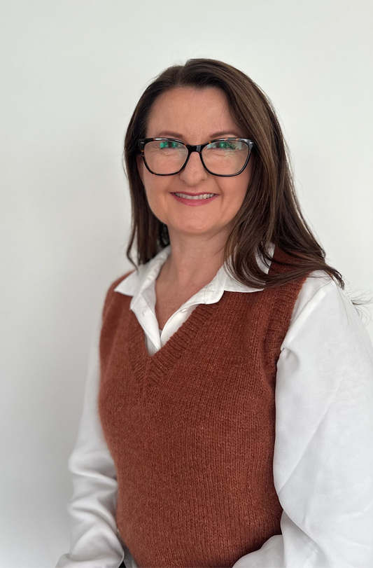 Stockholm Slipover V Neck - Ally's Edition