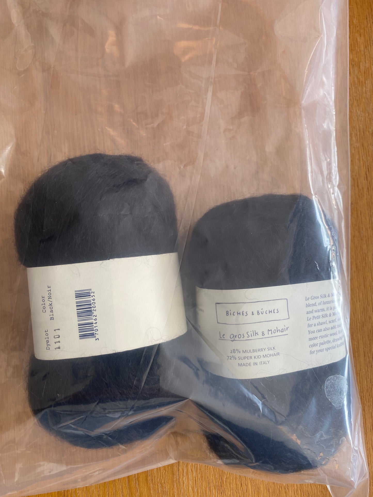 Biches et Buches - Le Gros Silk & Mohair - Black (2)- Yarnovers